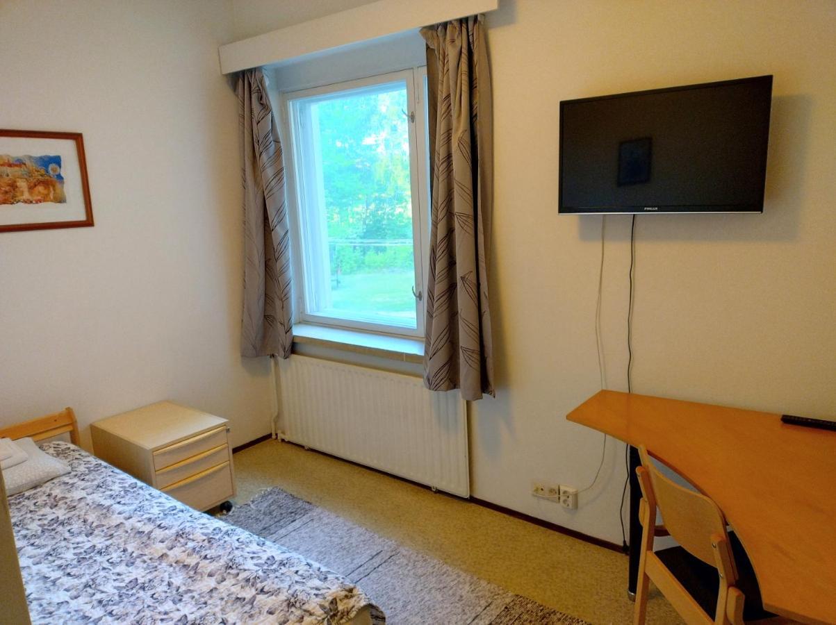 Monola Hostel Vanha Koulu מראה חיצוני תמונה