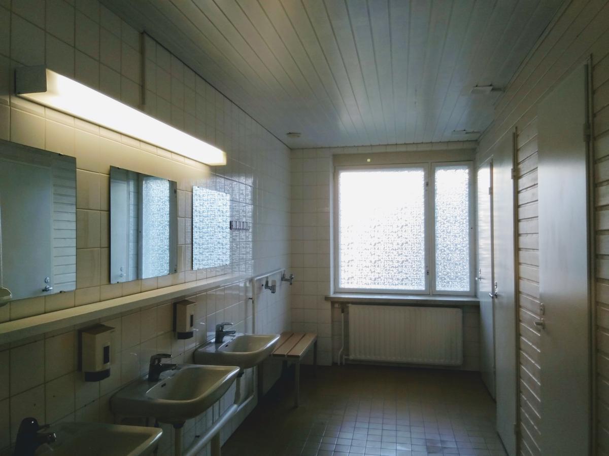 Monola Hostel Vanha Koulu מראה חיצוני תמונה