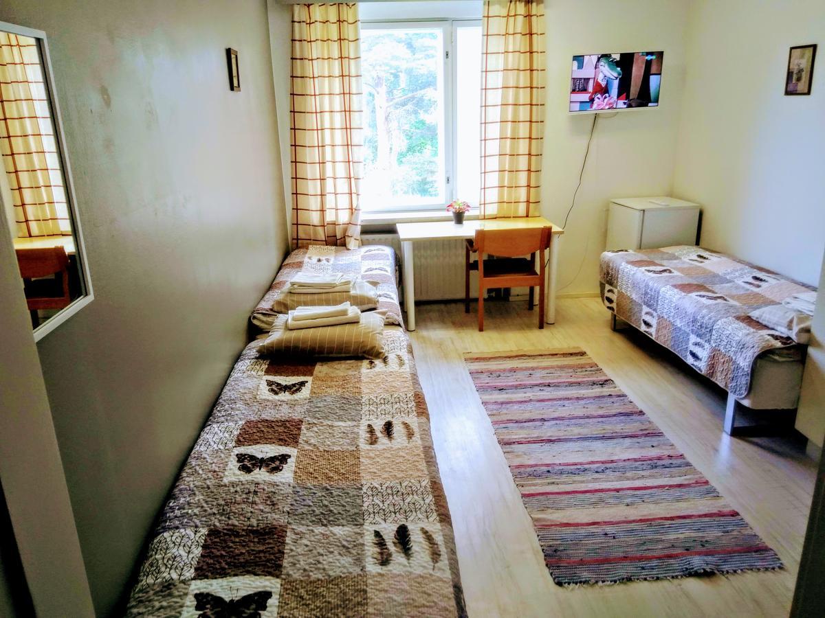 Monola Hostel Vanha Koulu מראה חיצוני תמונה