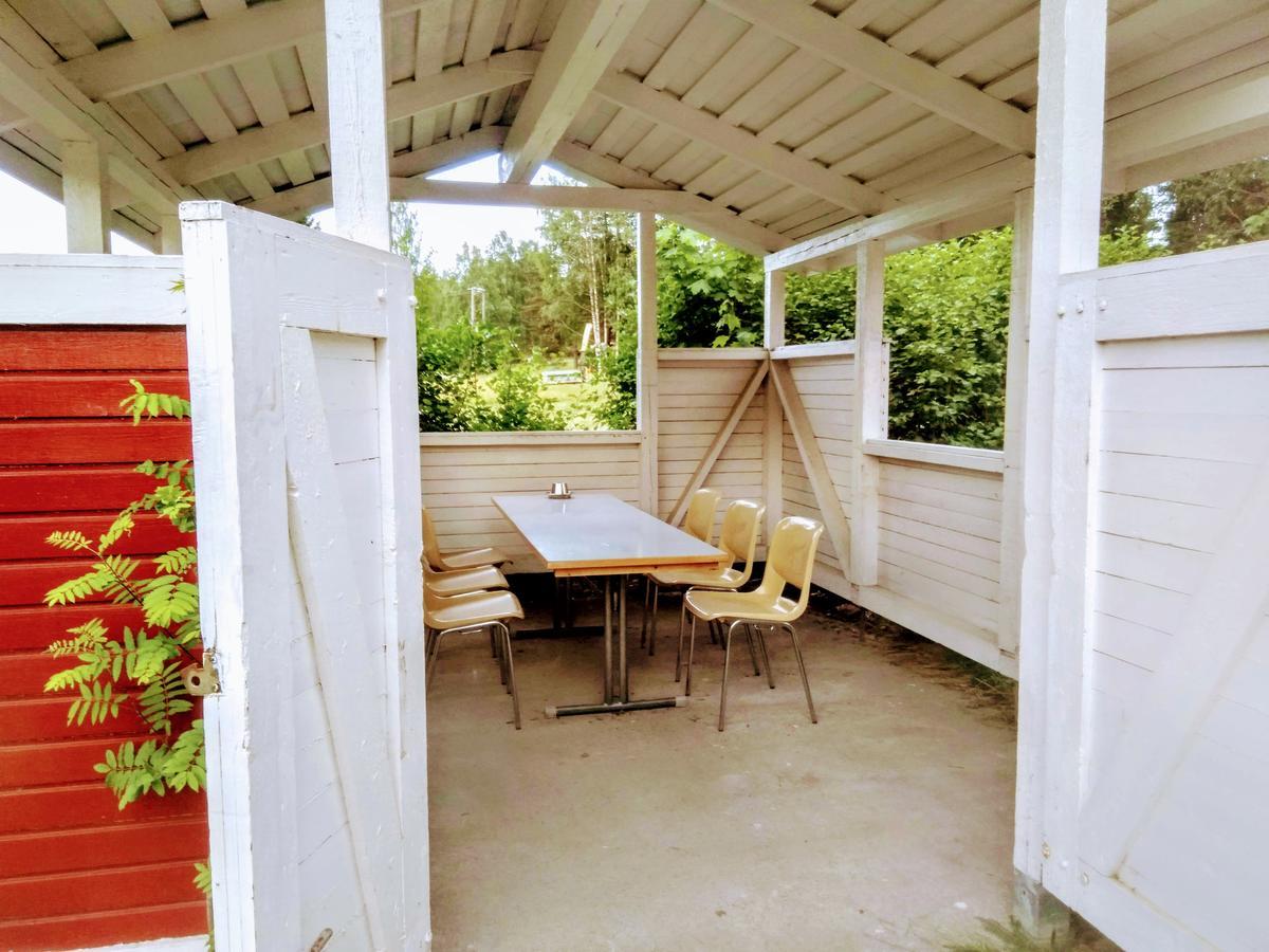 Monola Hostel Vanha Koulu מראה חיצוני תמונה