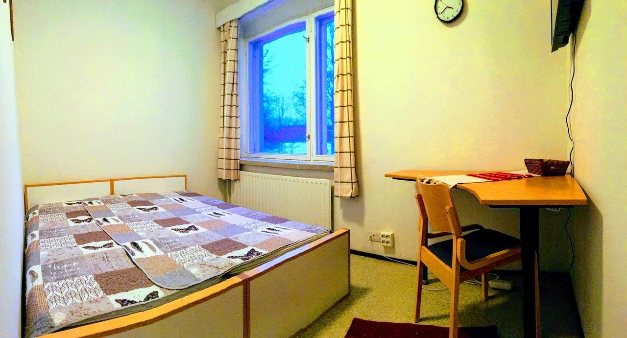 Monola Hostel Vanha Koulu מראה חיצוני תמונה