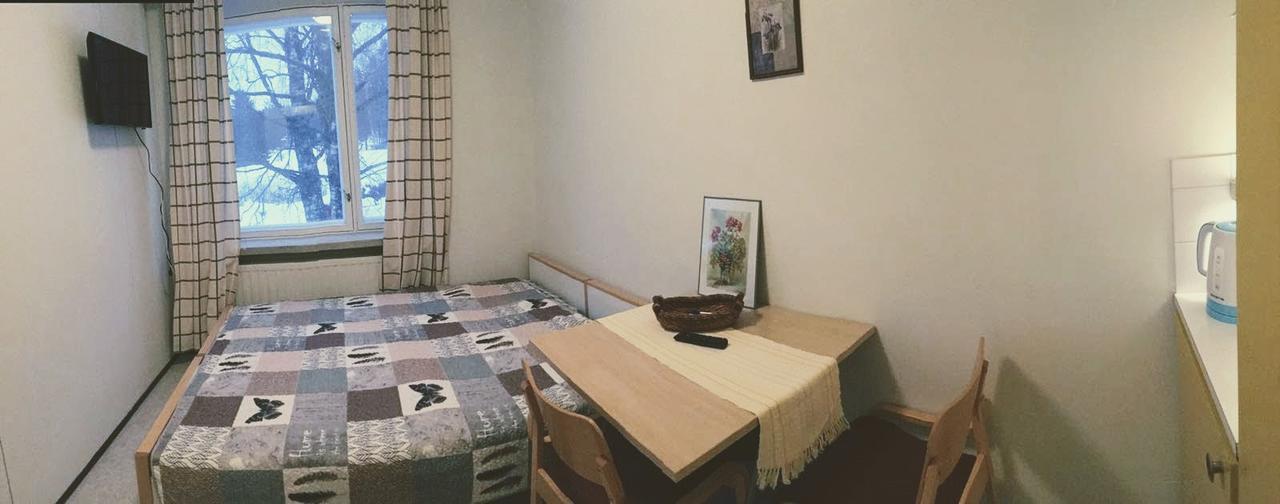 Monola Hostel Vanha Koulu מראה חיצוני תמונה