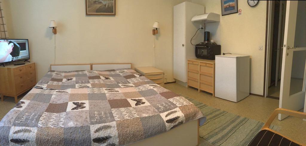 Monola Hostel Vanha Koulu מראה חיצוני תמונה
